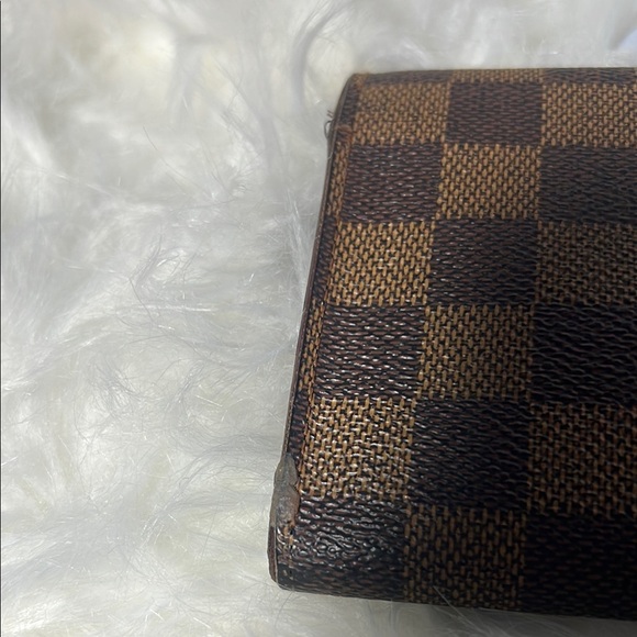 Louis Vuitton Damier Ebene canvas International Wallet. P43 - Picture 3 of 16